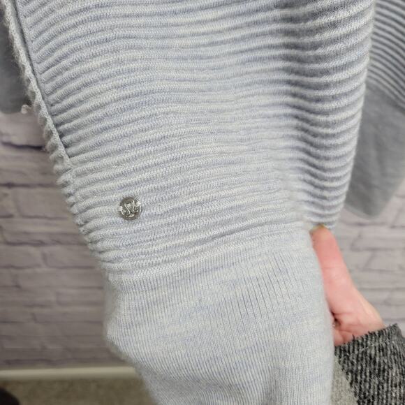Lululemon Sit In Lotus Wrap II Sweater Size 8 Heathered Chambray Merino Wool - Picture 6 of 10